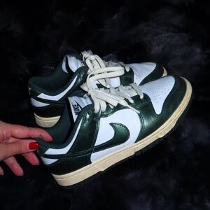 Nike Dunk Low "Vintage Green" sneakers